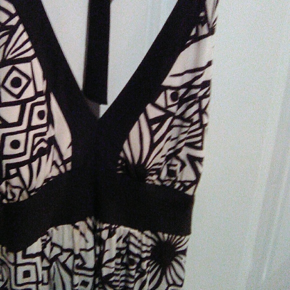 Dress - Picture 4 of 6